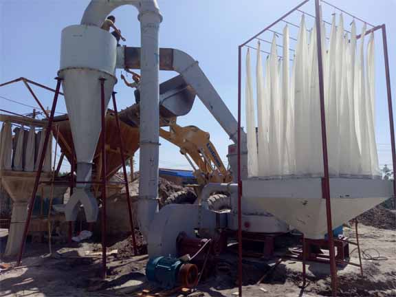 铝矾土磨粉机生产现场